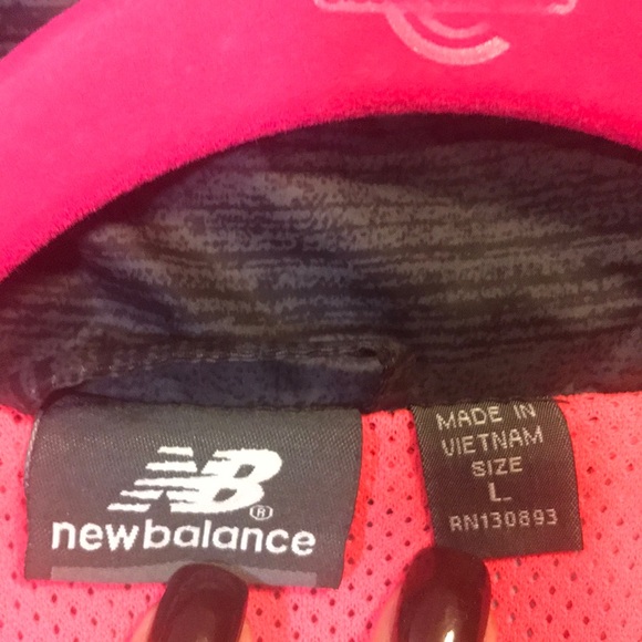New Balance wind breaker Size L 💓 - Picture 8 of 9